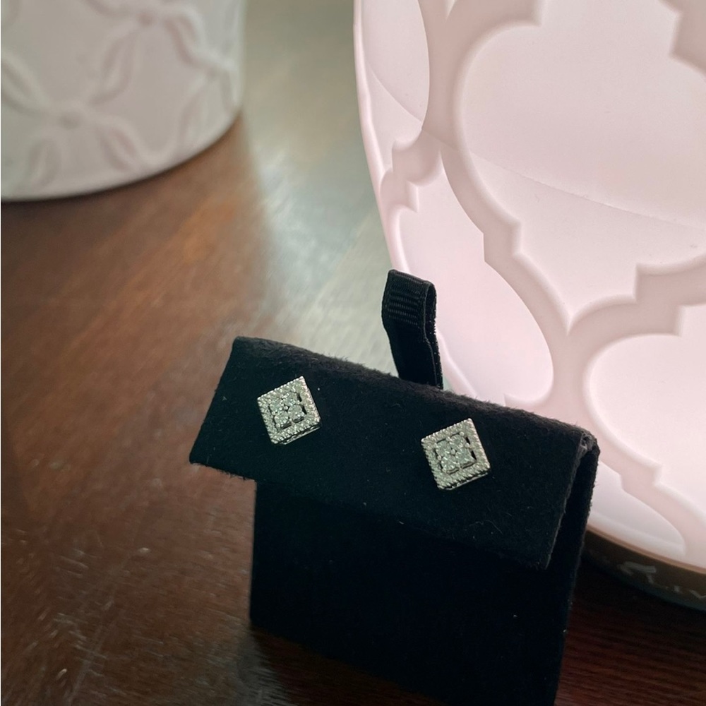 925 Silver cluster earrings with diamonds